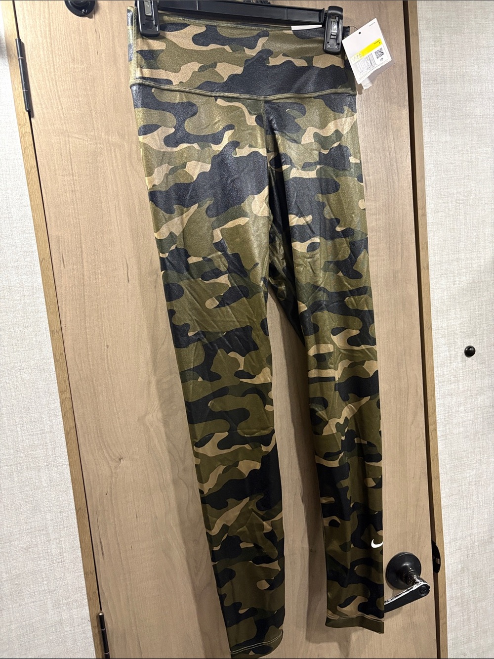 Nike Camo Leggings in Olive Green and Black